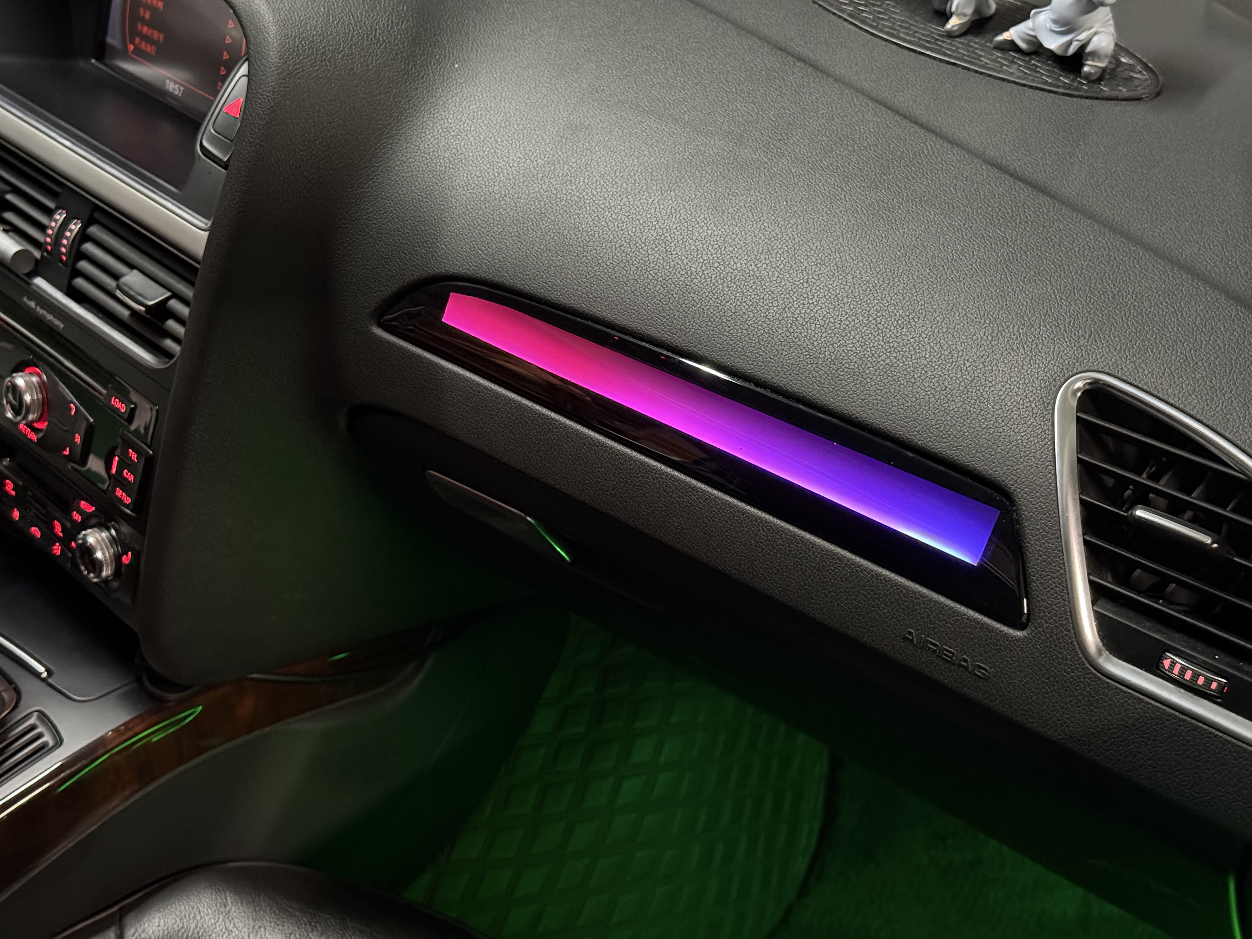 LED Ambient Light A4 B8 2009-2 - огляд і ціна Led Interior Ambient Light